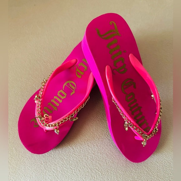 EUC - Juicy Couture “Sabrena Pink” Charm Wedge Sandals - Size 2 - Picture 4 of 7